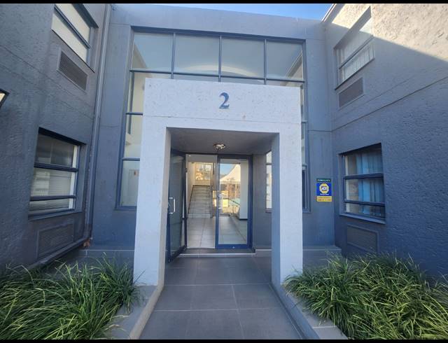 170M² OFFICE TO LET IN VORNA VALLEY